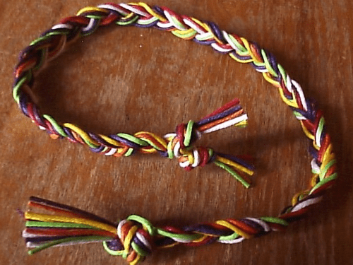 Сильный оберег из ниток