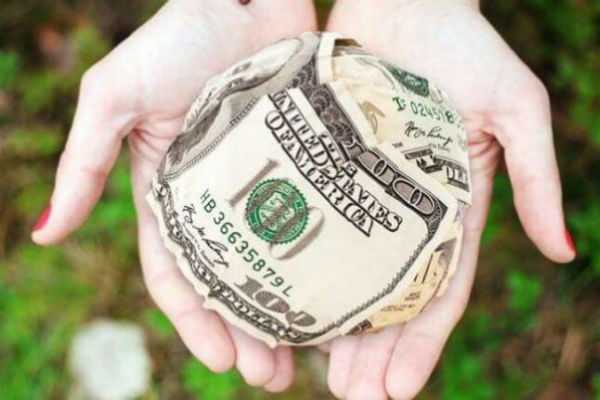 5 причин почему деньгами в семье должна распоряжаться женщина