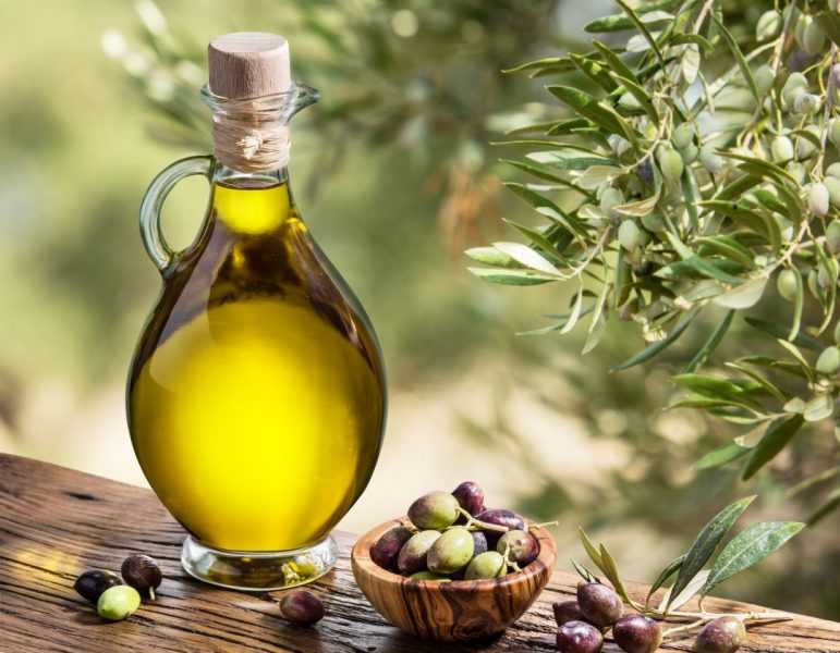 Оливковое масло (Olive Oil): полезные свойства и противопоказания