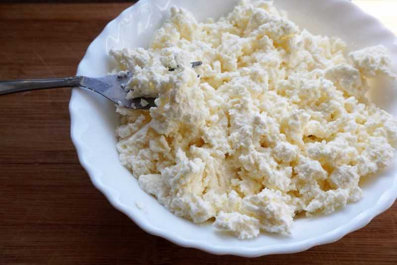 Чем полезен творог? Польза обезжиренного и жирного творога для организма человека