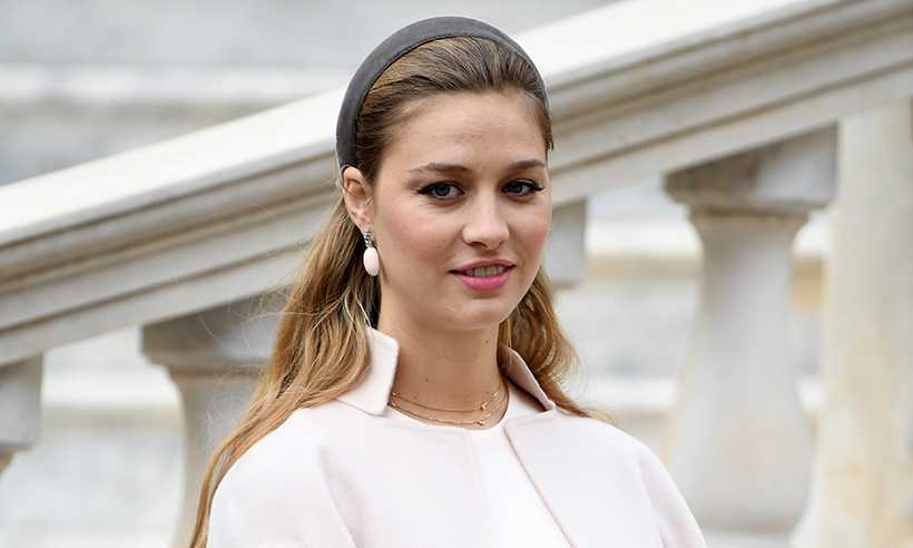 Принцесса Монако впервые показала сына