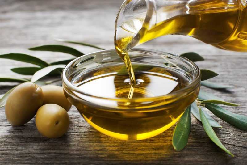 Оливковое масло (Olive Oil): полезные свойства и противопоказания