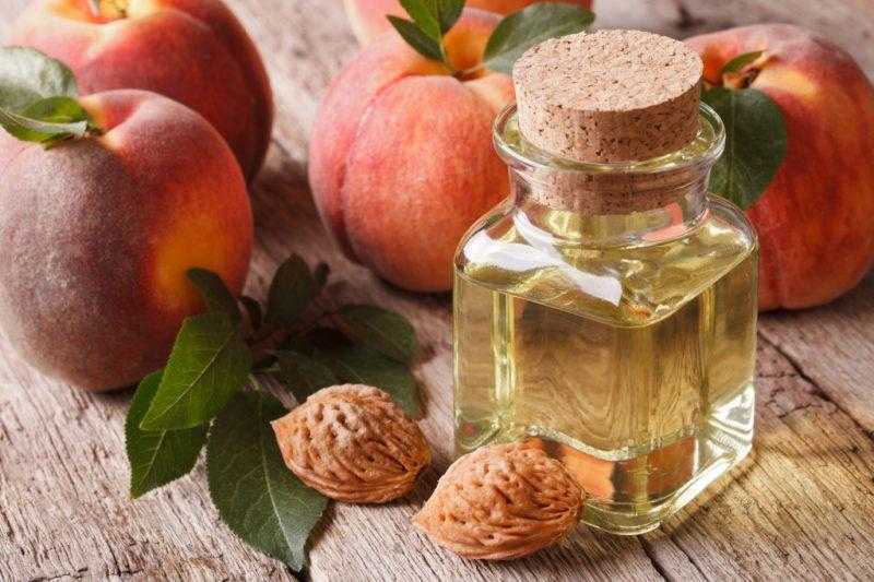Персиковое масло: применение и полезные свойства