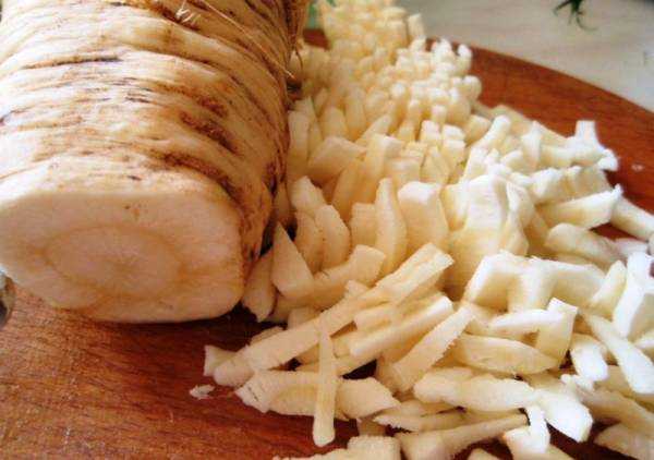 Корень петрушки: лечебные свойства и применение, противопоказания