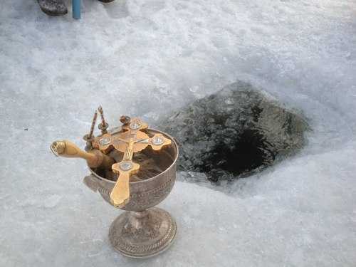 Поверья и приметы про крещенскую воду