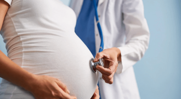 Как полоскать горло мирамистином взрослым и детям, показания к применению антисептического средства