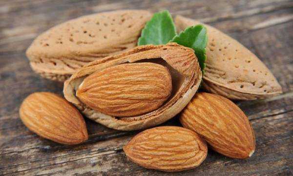 Миндаль: полезные свойства и противопоказания