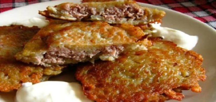 Драники с фаршем — хрустящие с сочной и ароматной начинкой! Неверотяно вкусно!