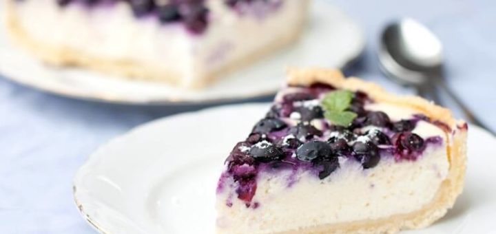 Нежный творожник с ягодами