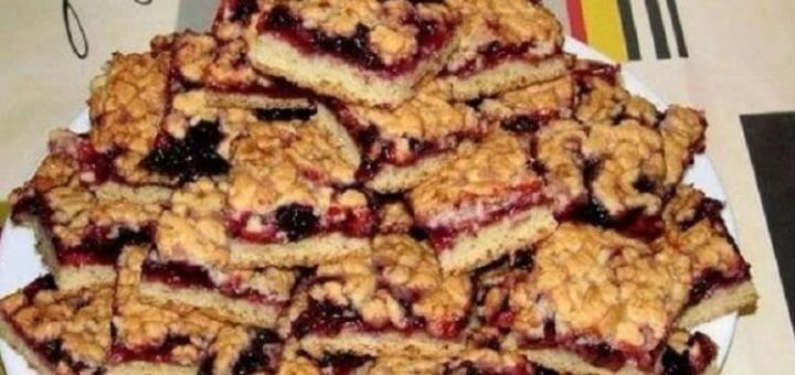 Любимый тертый пирог с вареньем