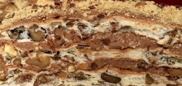 Домашний королевский торт с кремом готовится быстро и без лишних финансовых затрат