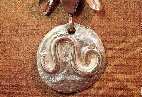 Талисманы в виде камней для Львов