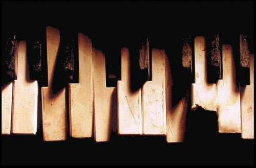 Древний способ избавление от порчи — снятие порчи воском