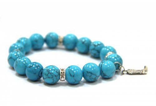 Амулеты в виде браслетов: от чего помогут?