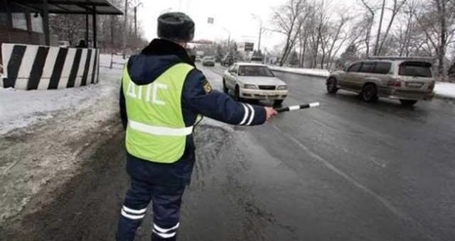 Как маленькая девочка так ответила полицейскому, что смеялись даже сами ГИБДДшники! Просто уморительная история :)