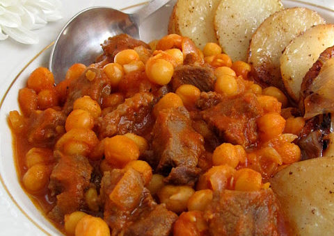 Нут с мясом (Etli Nohut Tarifi)