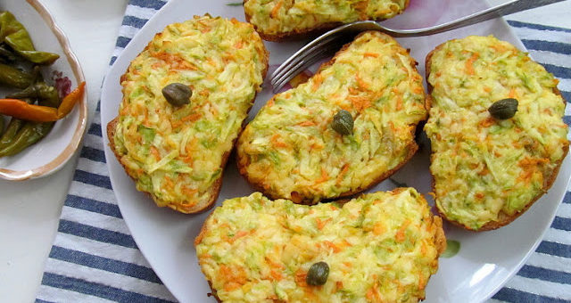 Горячие бутерброды с кабачком