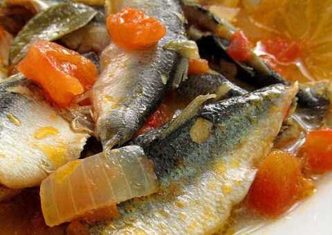 Хамса в томатно-луковом соусе