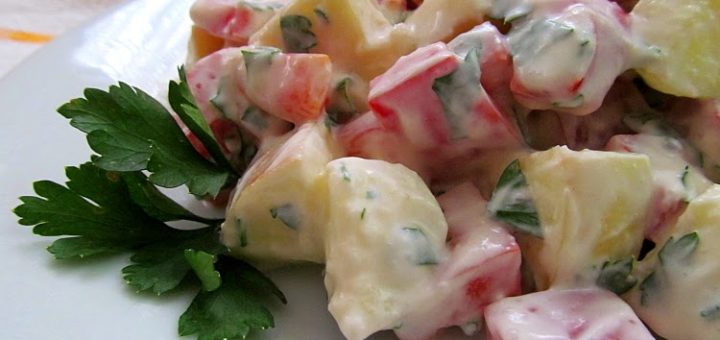 Грузинский салат из перца с яблоками