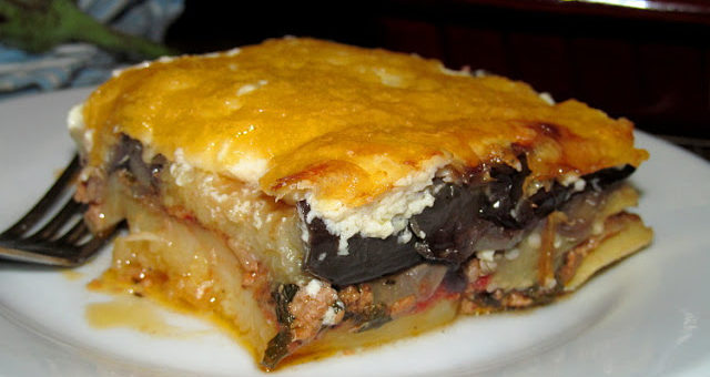 Греческая запеканка "Мусака" (Mousakás, Μουσακάς)