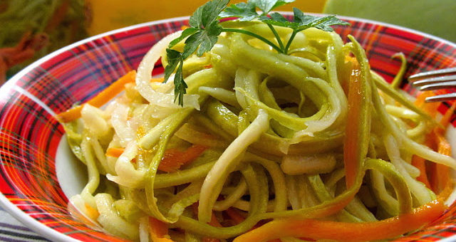 Обалденный салатик из кабачков на зиму