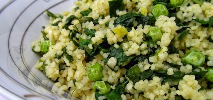 Кус-кус со шпинатом и зеленым горошком