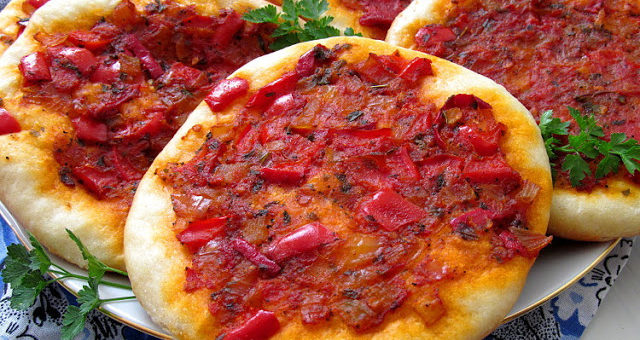Хатайские лепешки с перцем (Biberli Ekmek Tarifi Hatay Yöresi)