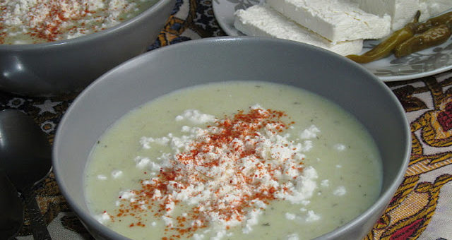 Суп-пюре из лука порея по-турецки (Pırasa çorbası)