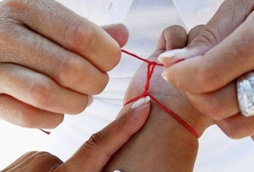 Сила ритуала красной нити – защищаемся от негатива, болезней, привлекаем деньги