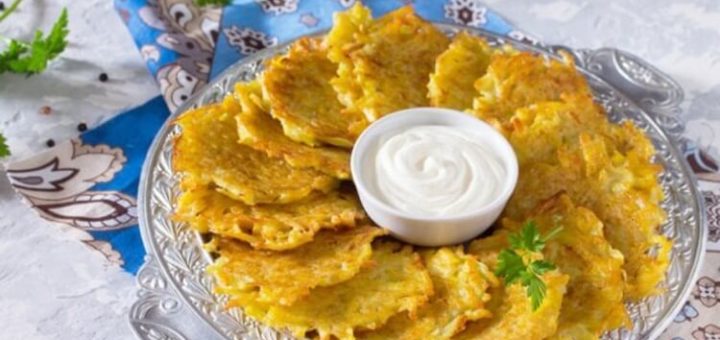 Ароматные картофельные оладьи с сыром