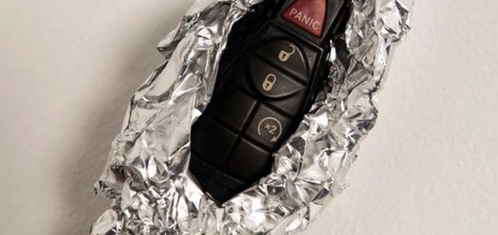 Агент ФБР рассказал, почему заворачивает в фольгу ключи от машины. Вы тоже так будете!