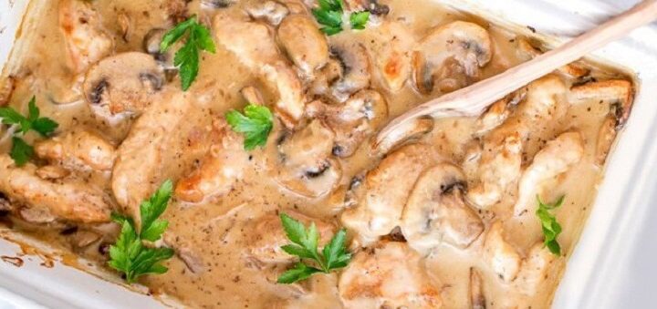 Нежная и приятная на вкус курица с грибным соусом за 15 минут!