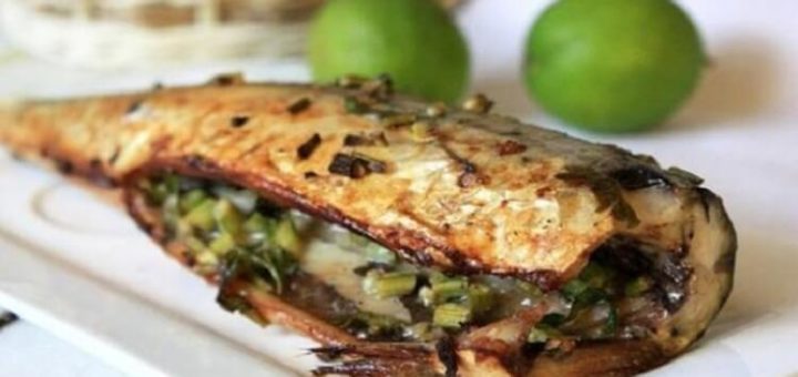 Нежная скумбрия в духовке с запеченными овощами и пикантным ароматом специй