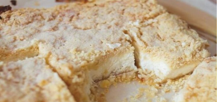 Деревенский творожный пирог с песочной крошкой: смешал, насыпал, запек и съел!