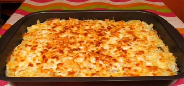 Запеканка из тертого картофеля с сыром и чесноком