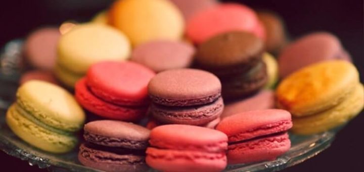 Как готовить макаруны: секреты приготовления десерта у себя дома