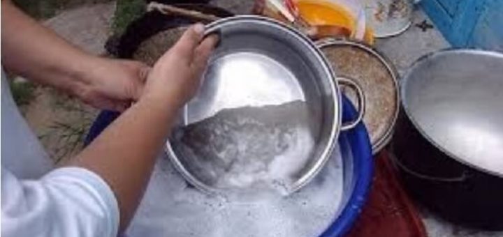 Чистка сковороды и кастрюль до блеска
