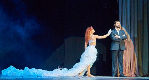 К чему снится сцена и что означает видеть сцену по сонникам и основным значениям