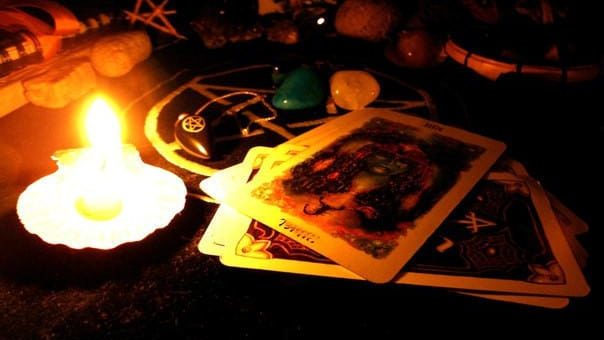 Гадание на верность на картах - советы и способы проведения