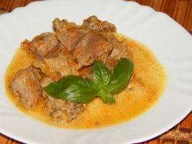 Гуляш из свинины с подливой - подробный рецепт с фото