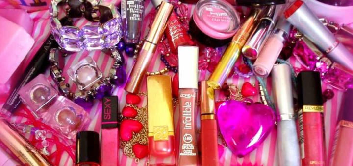 К чему снится косметика и нанесение макияжа по современным сонникам