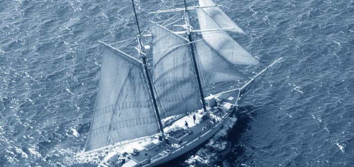 К чему снится плыть на корабле по толкованию известных сонников