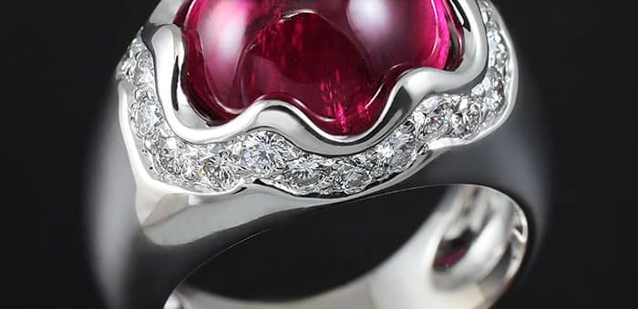 К чему снится кольцо с бриллиантом по сонникам Фрейда, Лоффа, Цветкова, Хассе, Ванги и Миллера