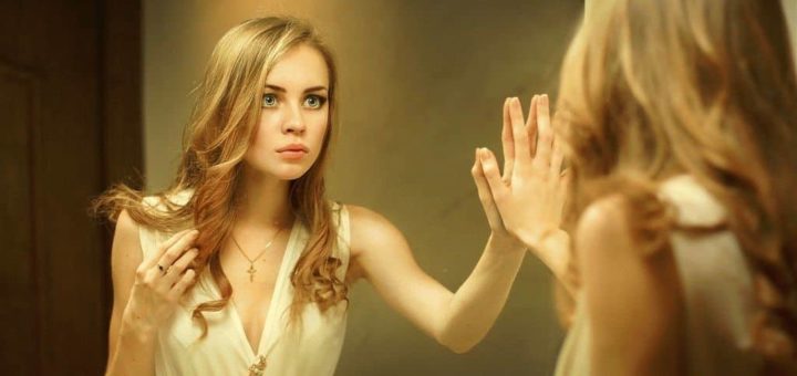 К чему снится видеть себя в зеркале?