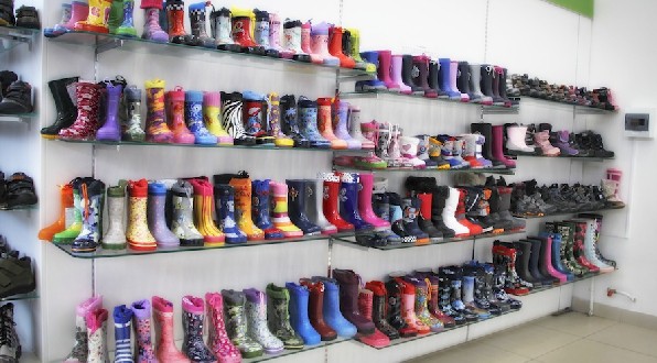 К чему снится мерить обувь по сонникам Хассе, Миллера