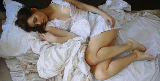 К чему снится голая женщина во сне по мнению Ванги, Миллера и Фрейда.