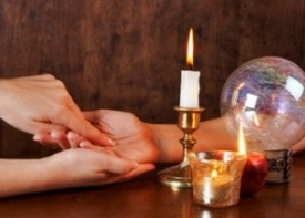 Холм Юпитера, холм Марса и кольцо Соломона на руке