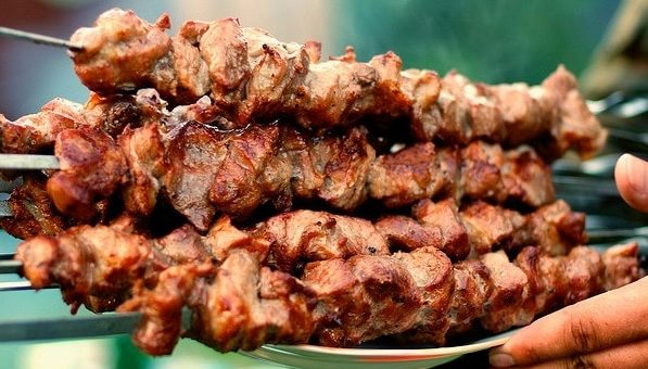 К чему снится шашлык по сонникам и толкованиям основных значений сновидения