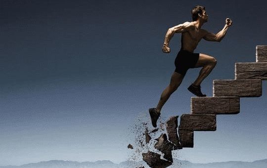 К чему снится подниматься вверх по лестнице?