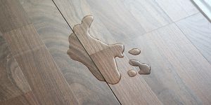 К чему снится вода на полу во сне по различным сонникам.